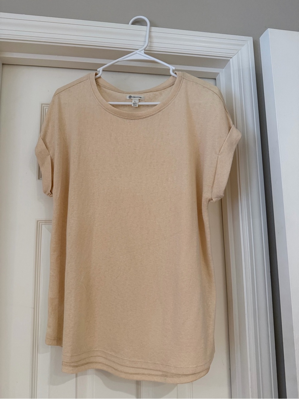 Versona Short Sleeve Crewneck Tee in Light Beige